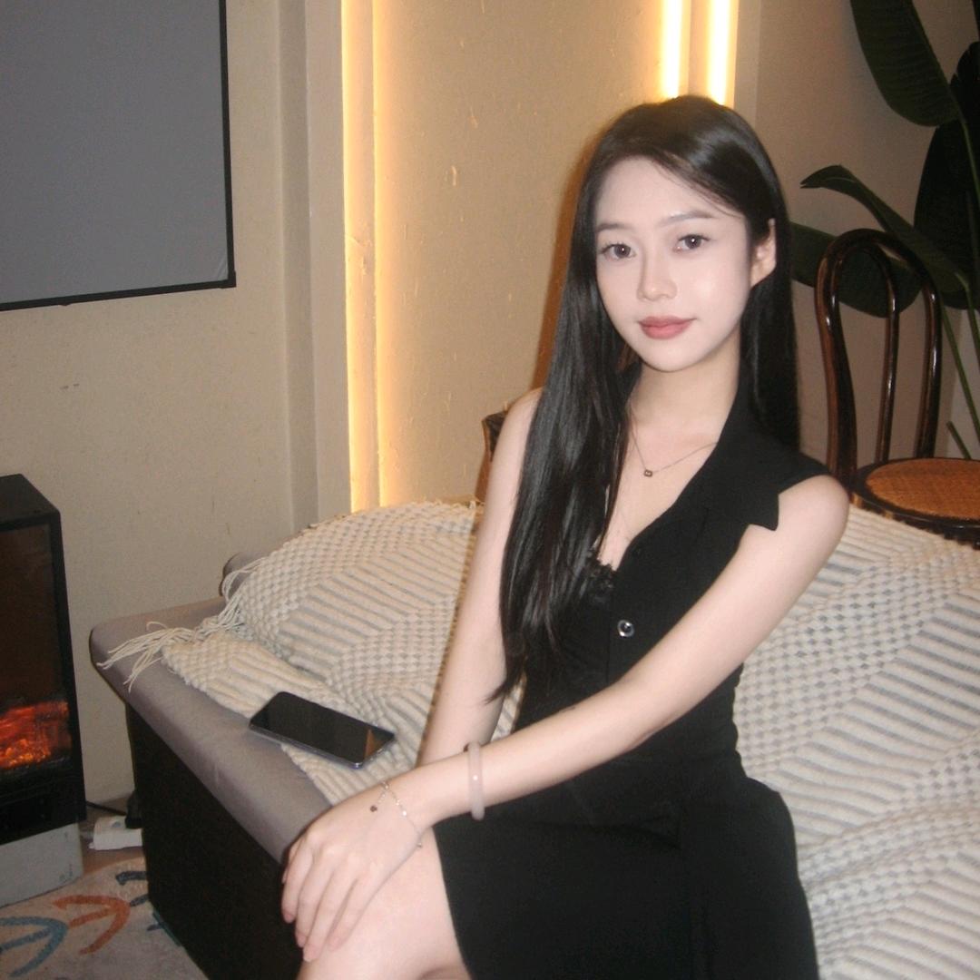 美女不⁷饭.