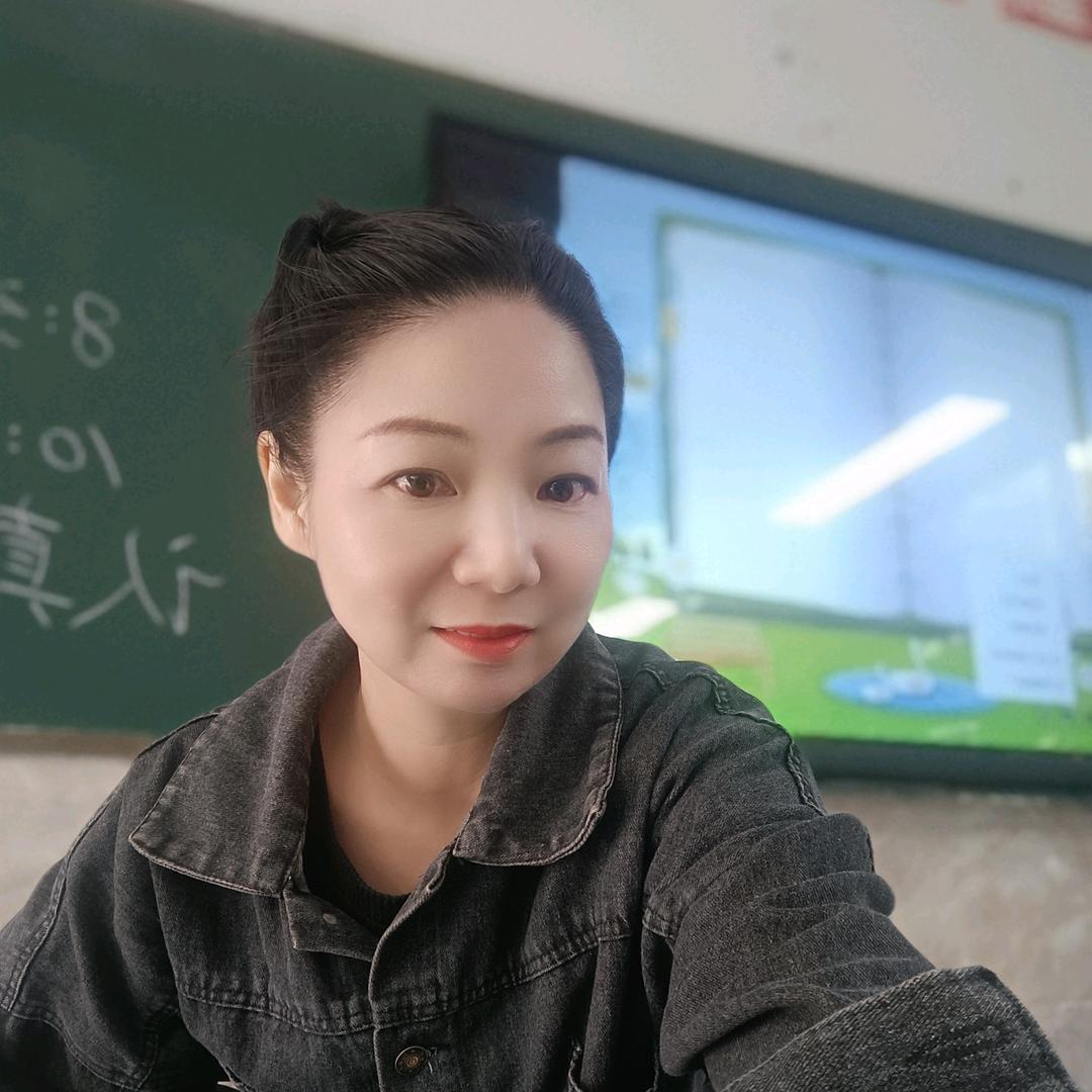 何碧（拉啦）