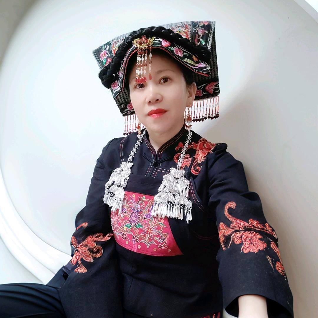 布依雅阁服饰！请不要连点赞