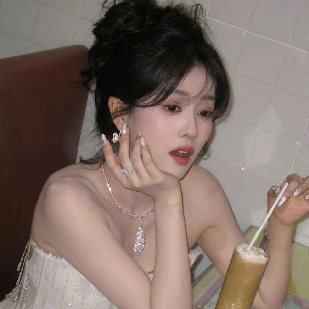 栀鹿丫.