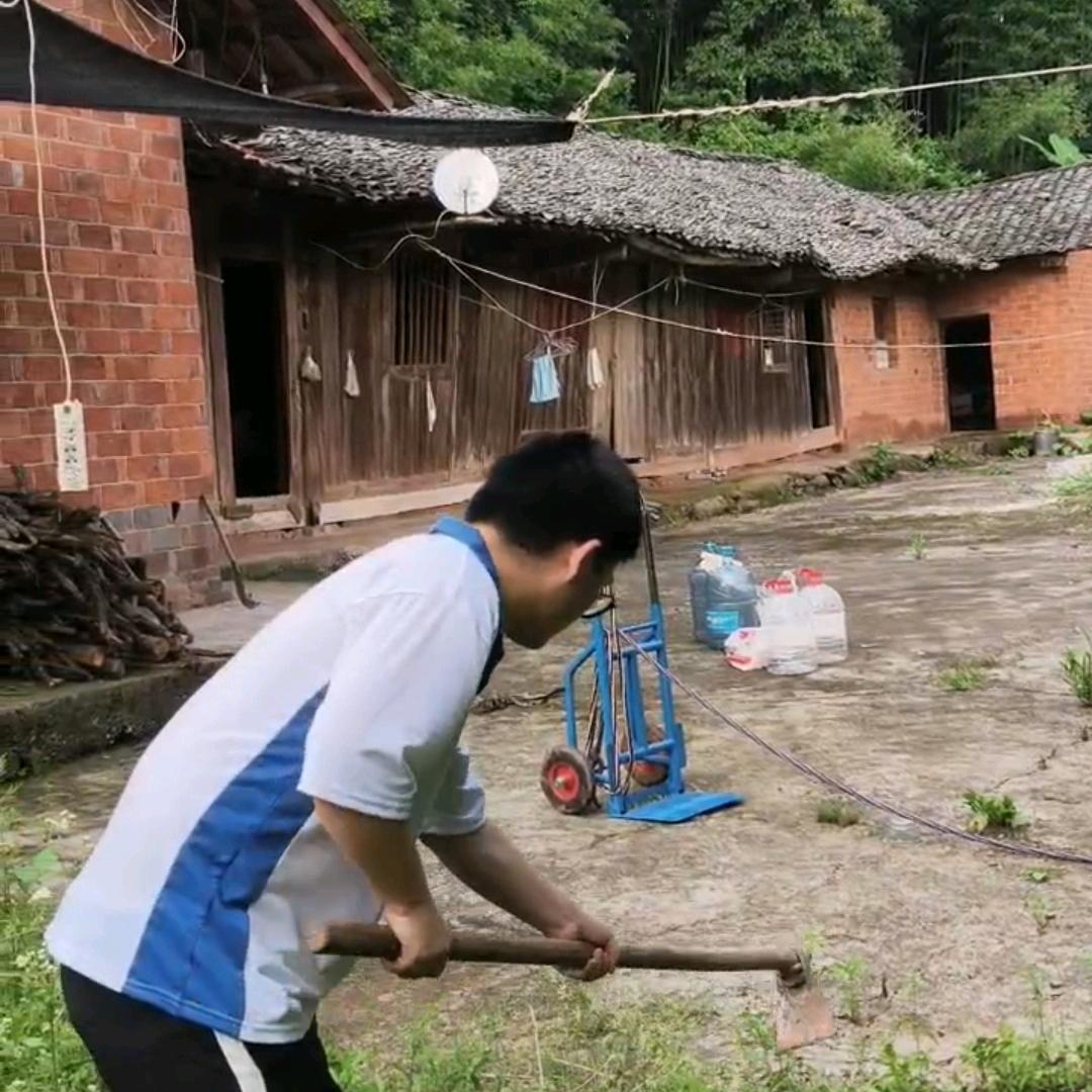 没爸的孩子跟爷爷长大的小林子2