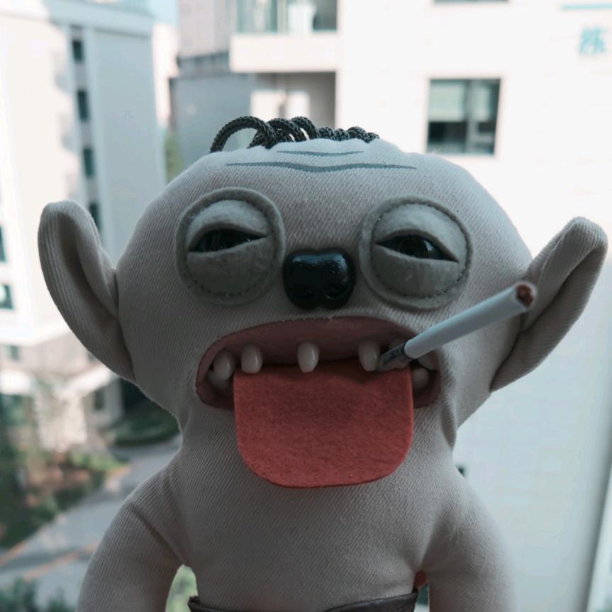 哏啾