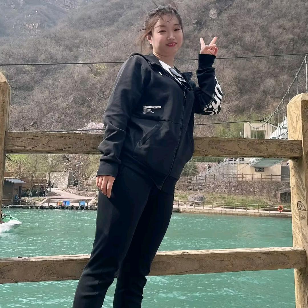 小何子