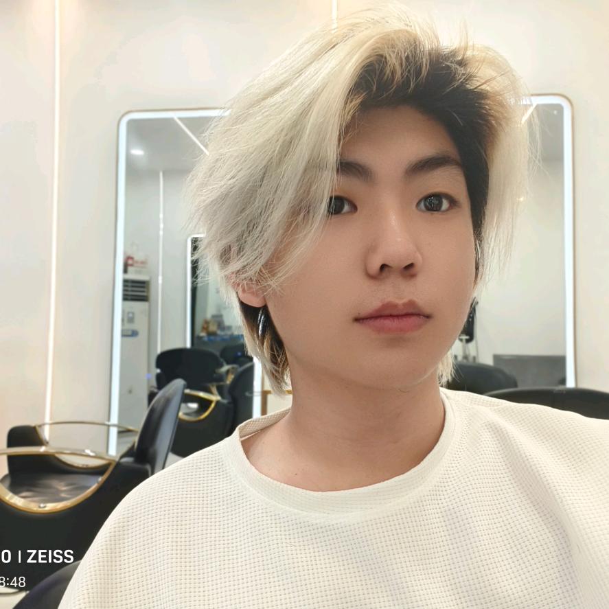 达达美发112店店长-顾店