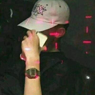 落叶问秋风