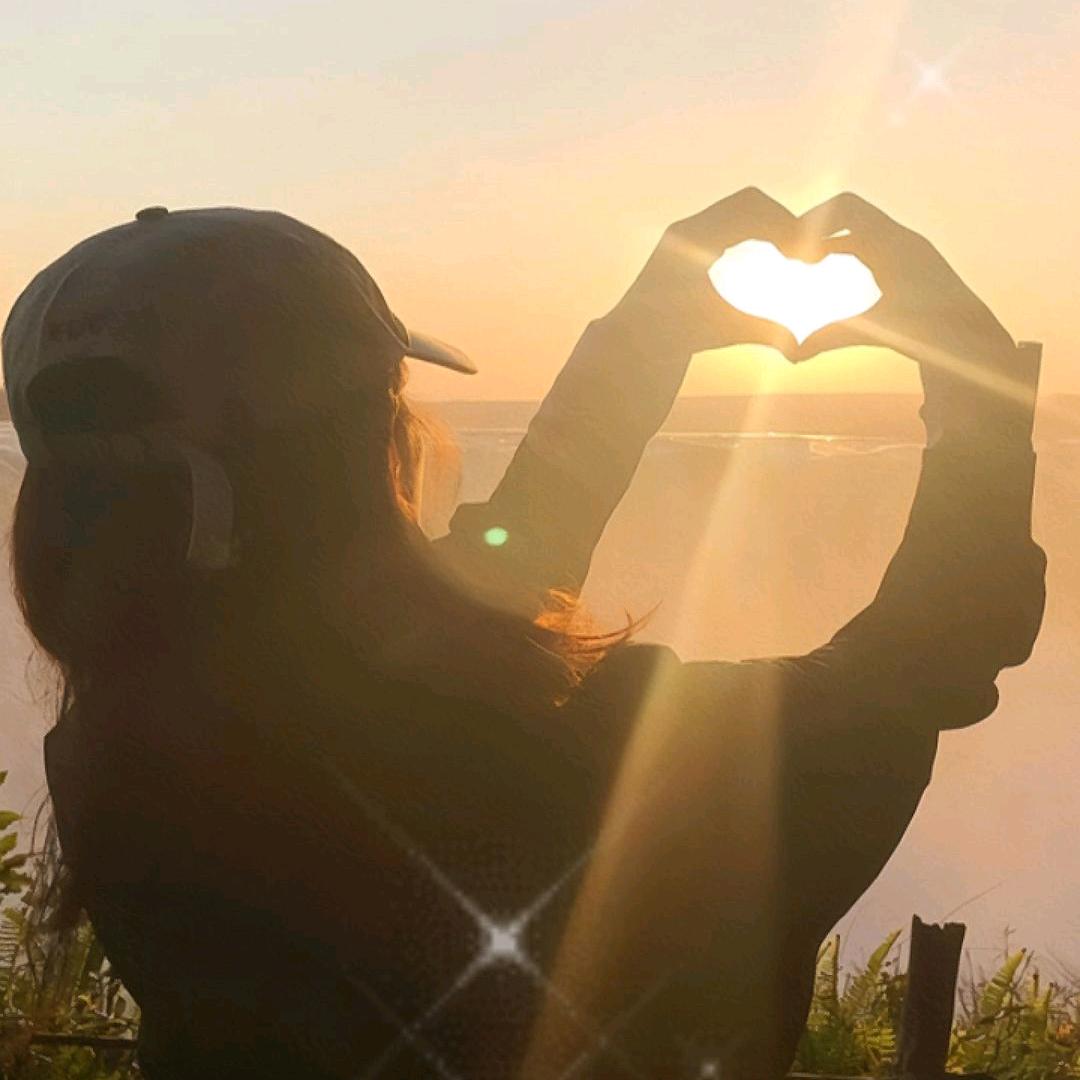 ࿎♡̸᩠࿎山茶花不懂白玫瑰