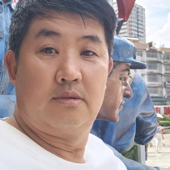 云南省曲靖市岗得德村施九安