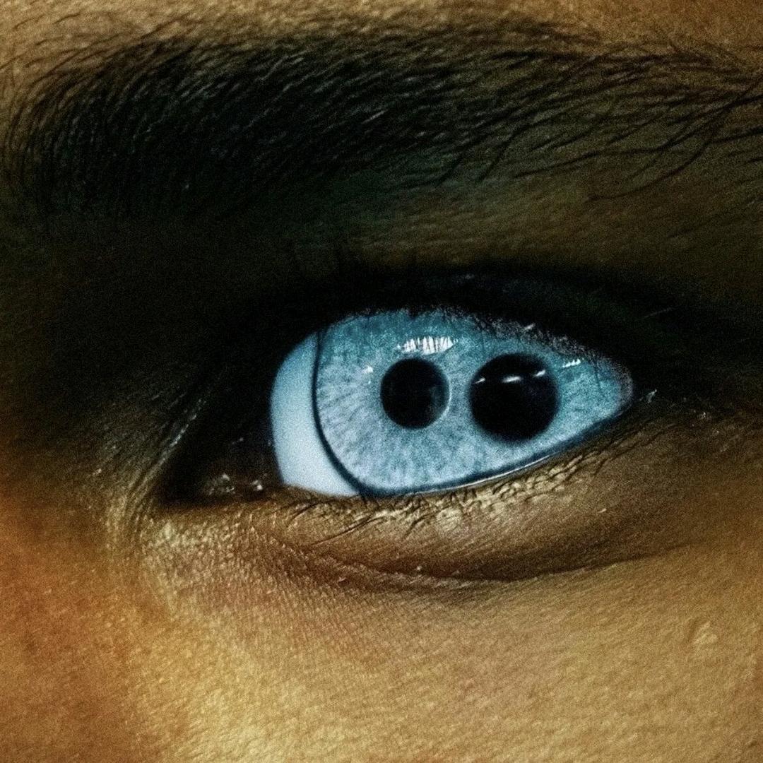 西伯利亚泰坦巨龙单手捏爆小行星