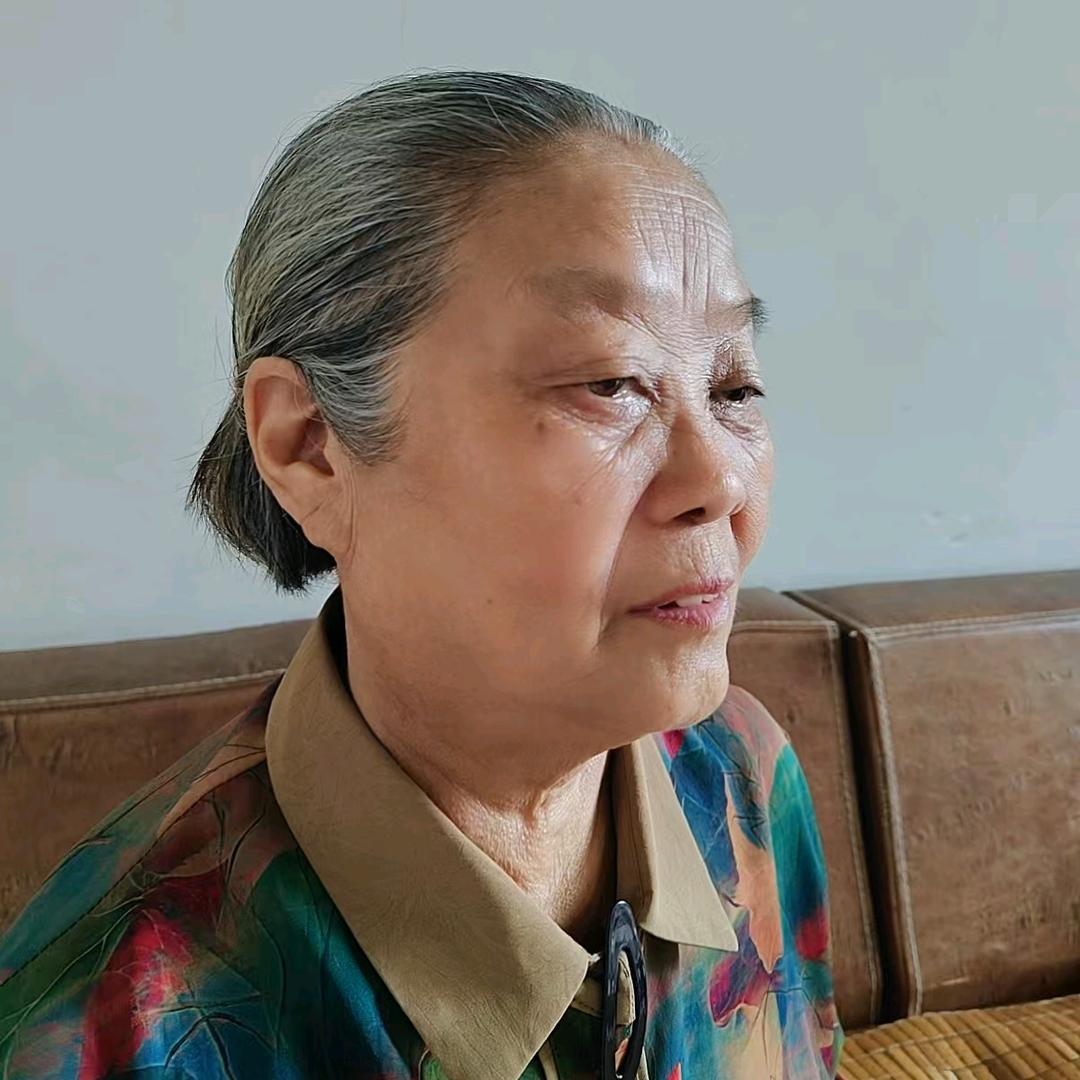 何阿姨🐬⁰¹⁰⁵