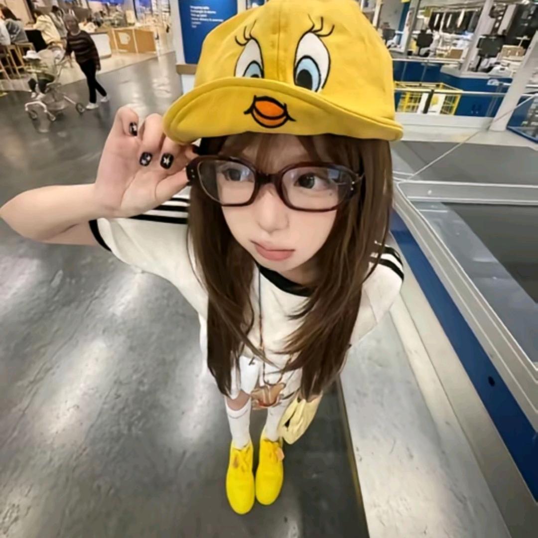 余侑.