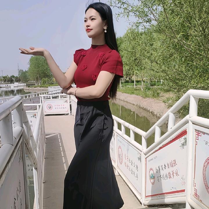 艳阳