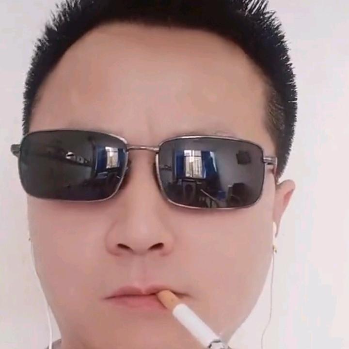 何三哥