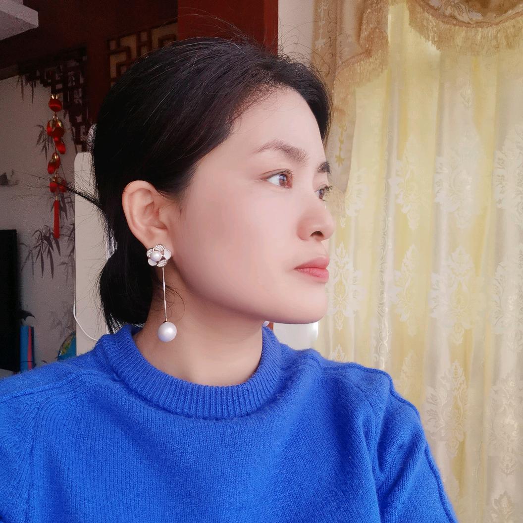 容姐（早上8：10分开播）
