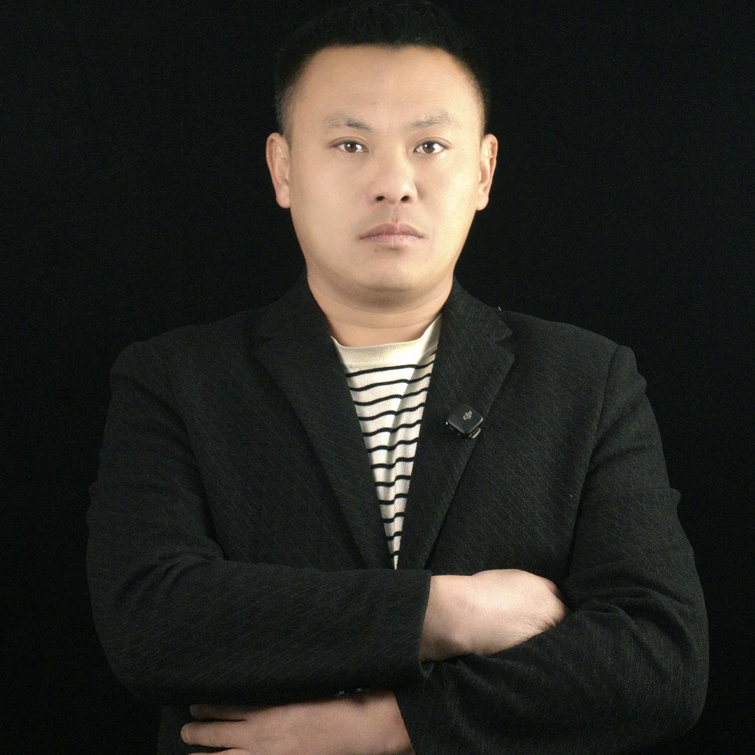 豆哥卡服申孝杰