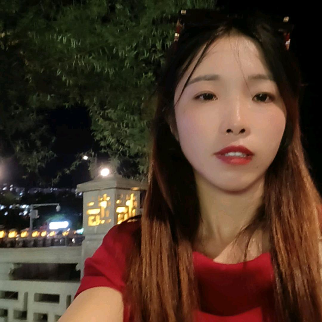 你给我留下忧伤回忆，让我伤了心（王）