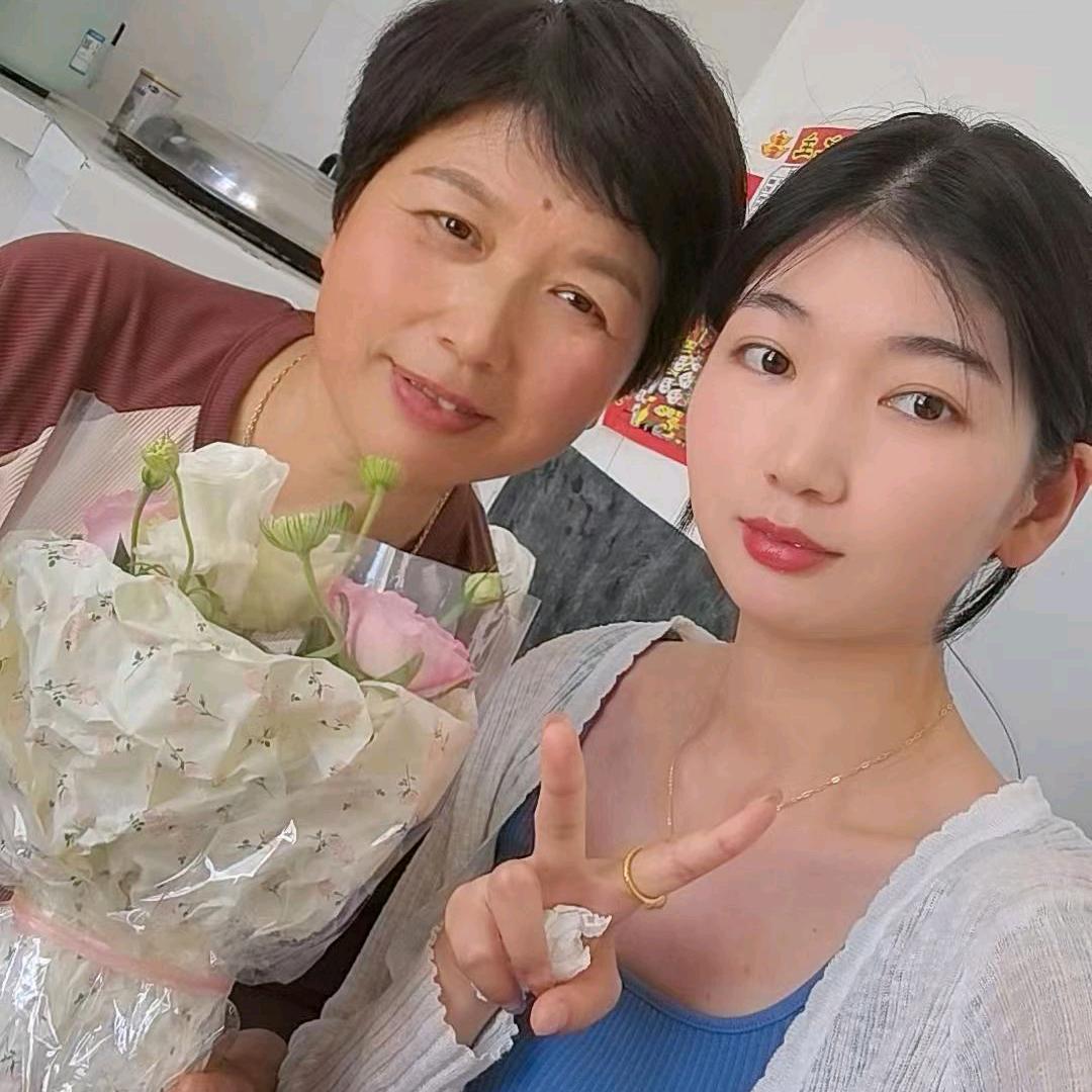 三个孙子的奶奶 雷芹