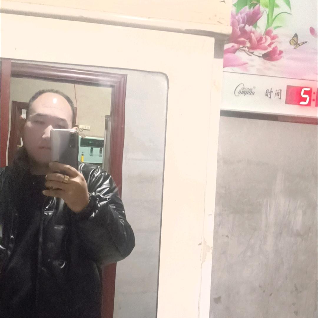 爱心人士黄老板散养鸡