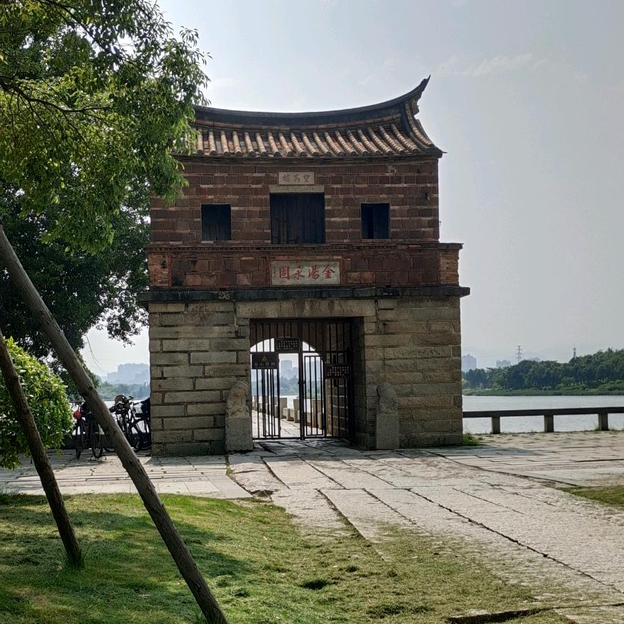 叼着香烟看🌙月亮