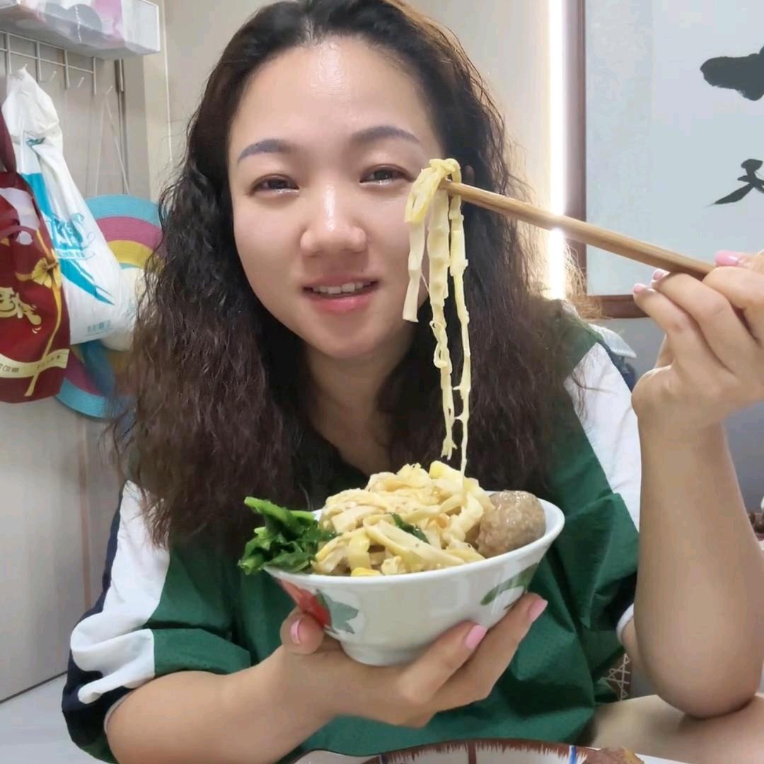 湘西双双（卡妈徒弟）