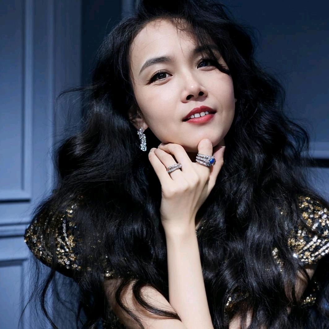 手插口袋谁都不爱✨