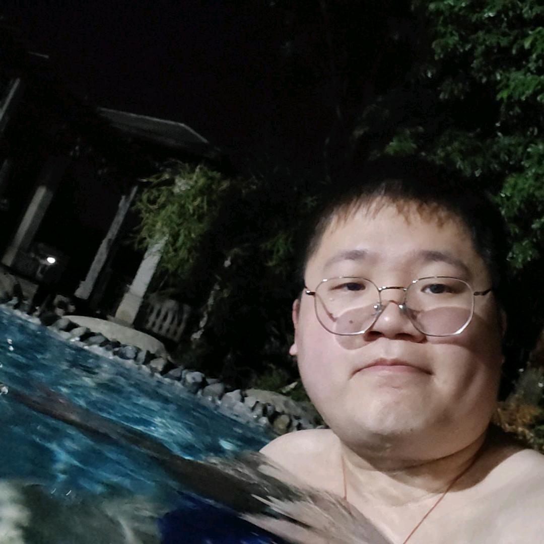 橙橙爱吃小鸡腿