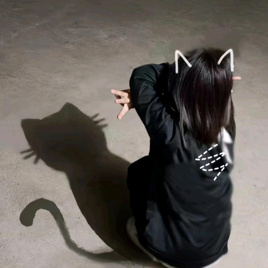 小萱.