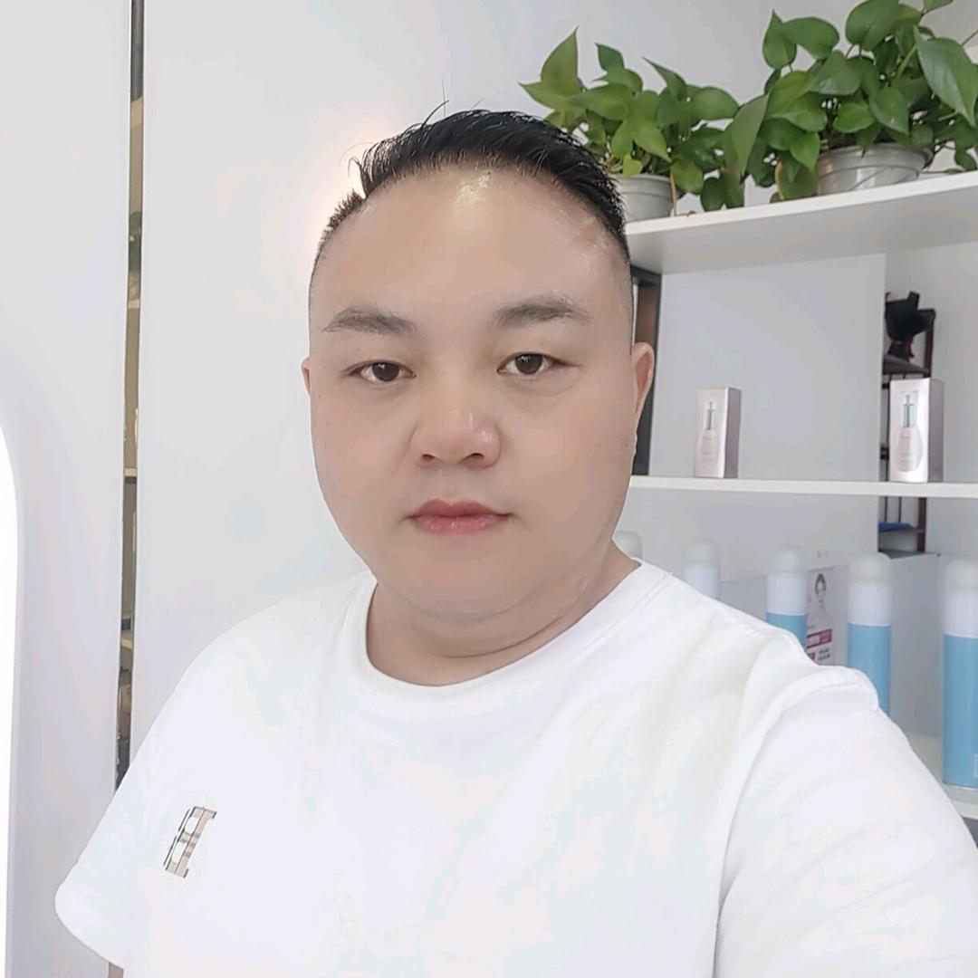 龙行四海