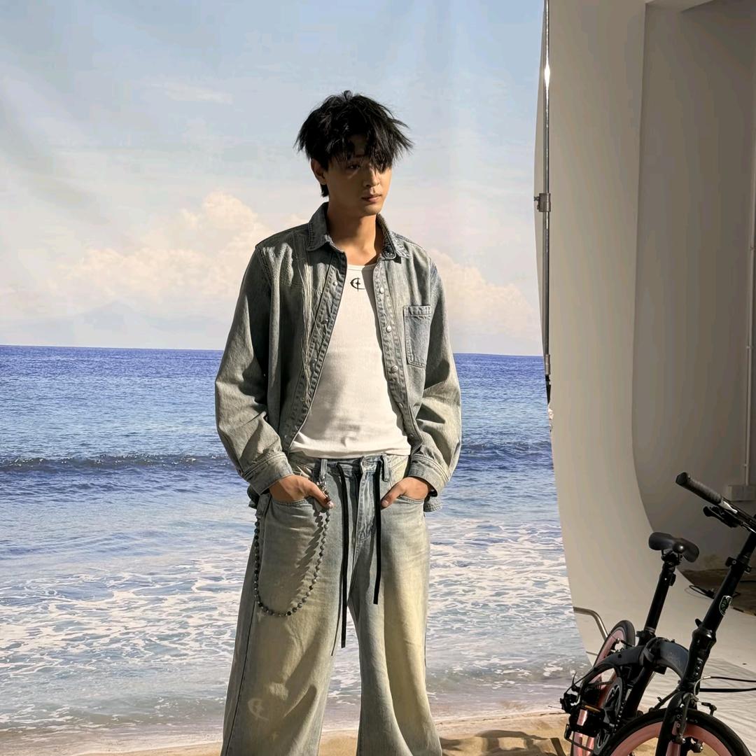 Emma秦佳（不要连赞 连赞拉黑）