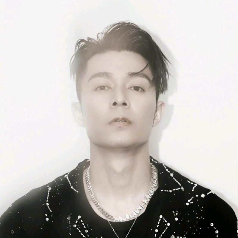 周柏豪Pakho.