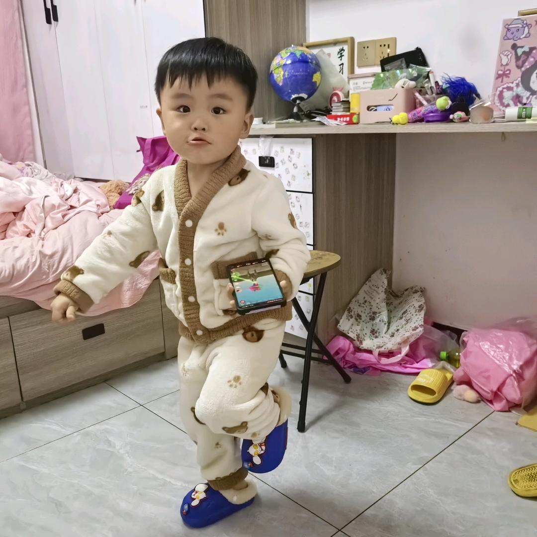 亲密童年童装店一号店