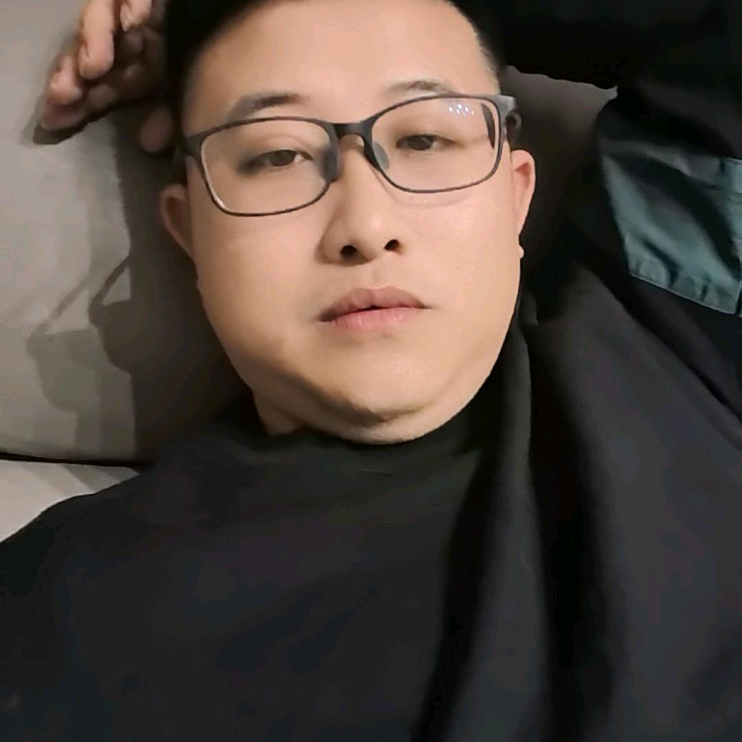 低头。弯腰。