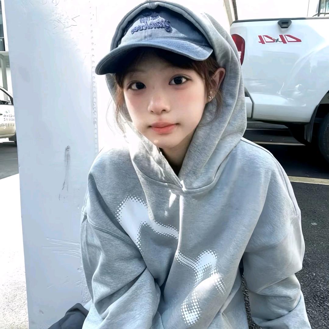 岑岑头像