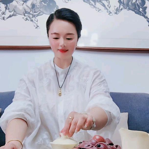 李红精品女装