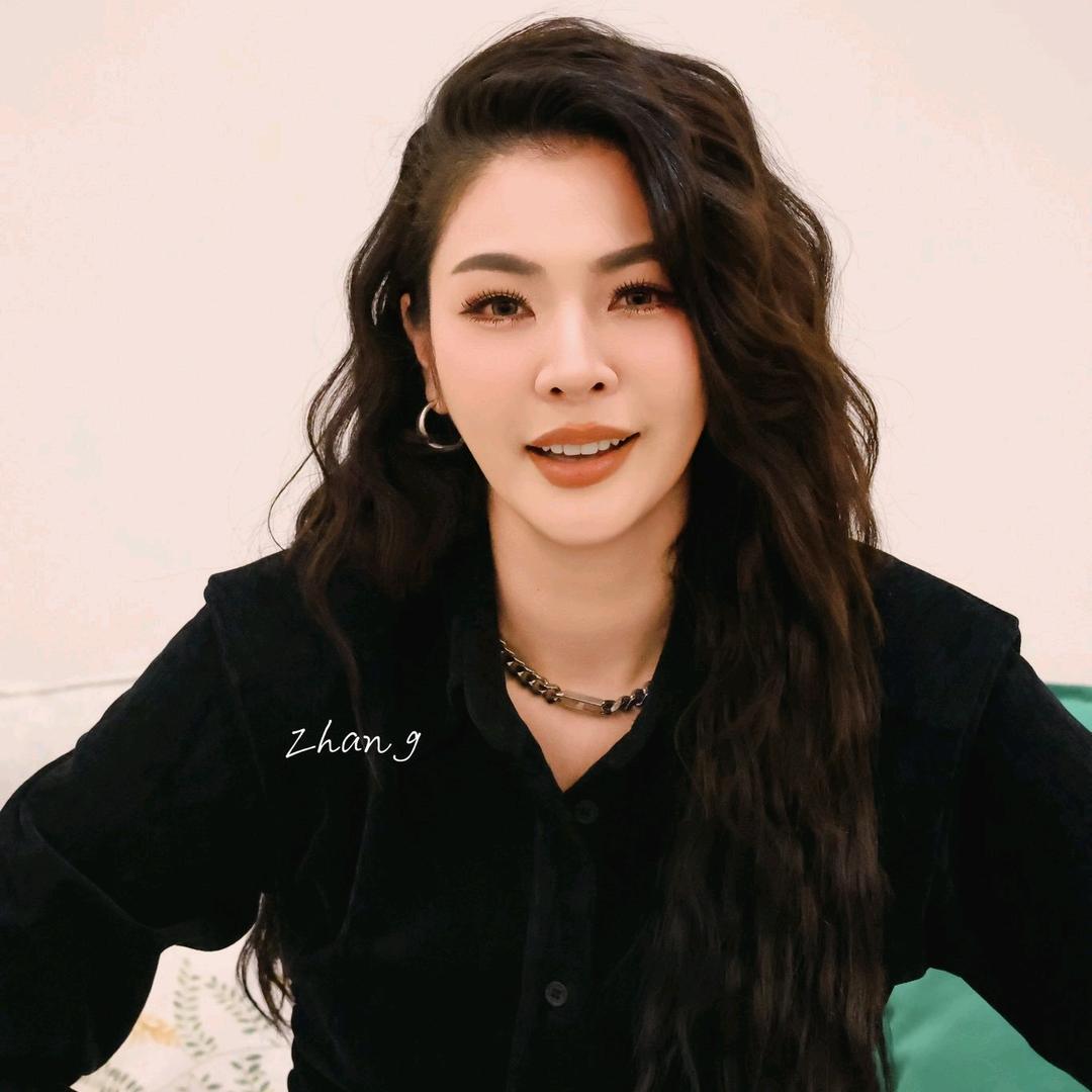 🌈那撮呆毛落不下。。。