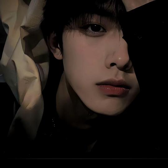 小云.