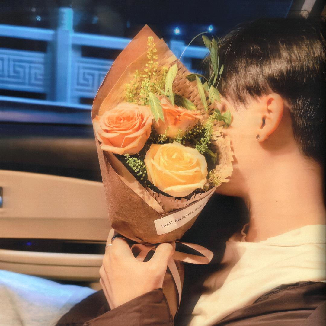 小E