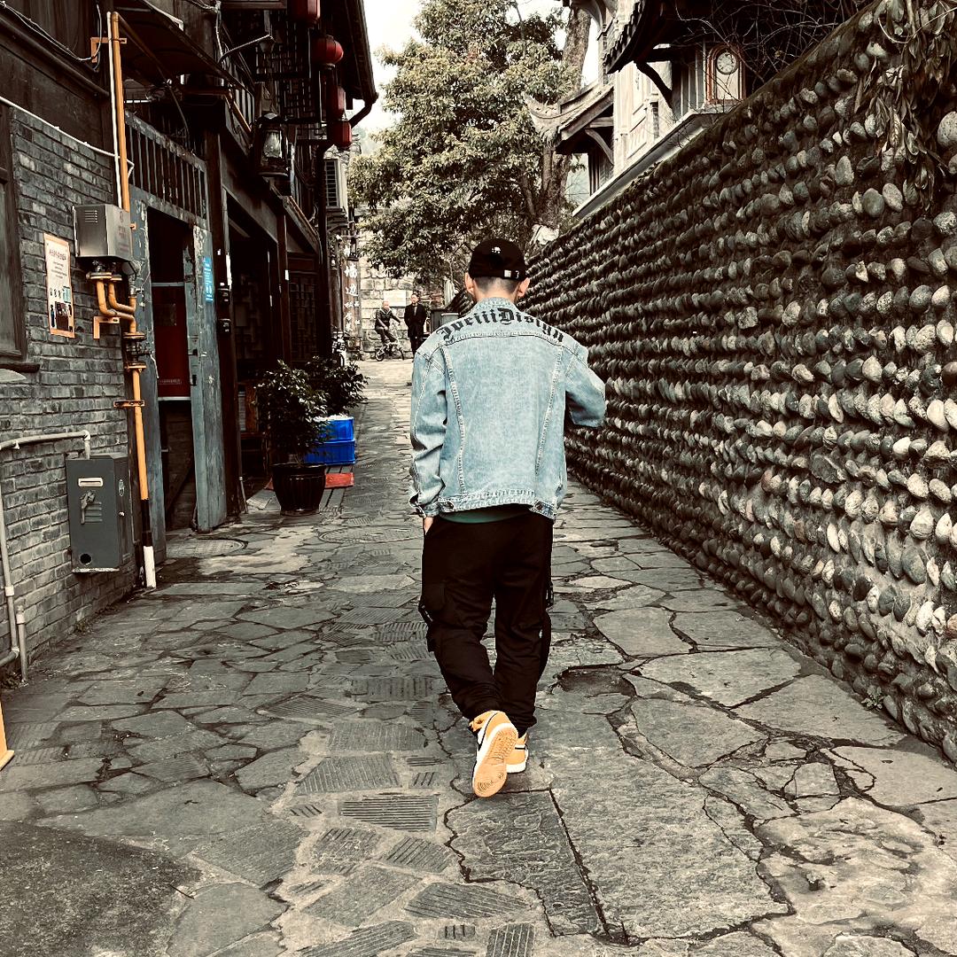 小洋哥…