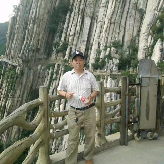瑞哥爱唱歌