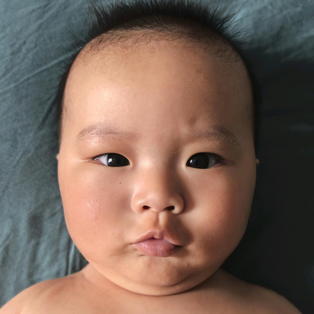 张饭饭是个熊孩子