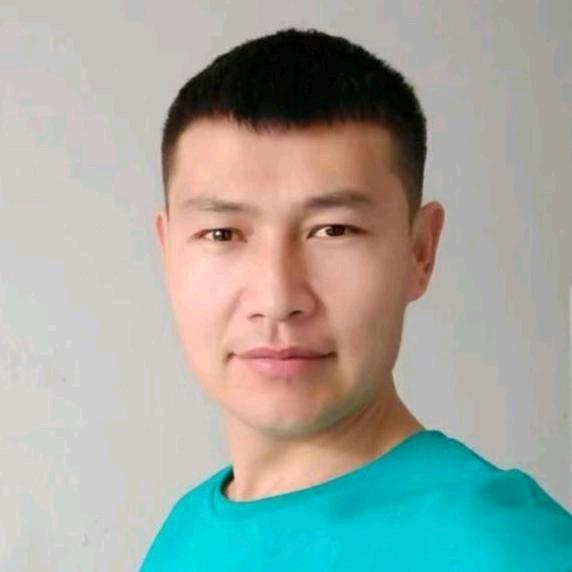 艾克拜尔。木匠