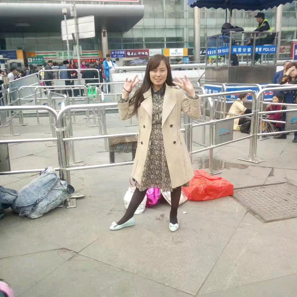 人活着低着头走，不如抬起头走一生