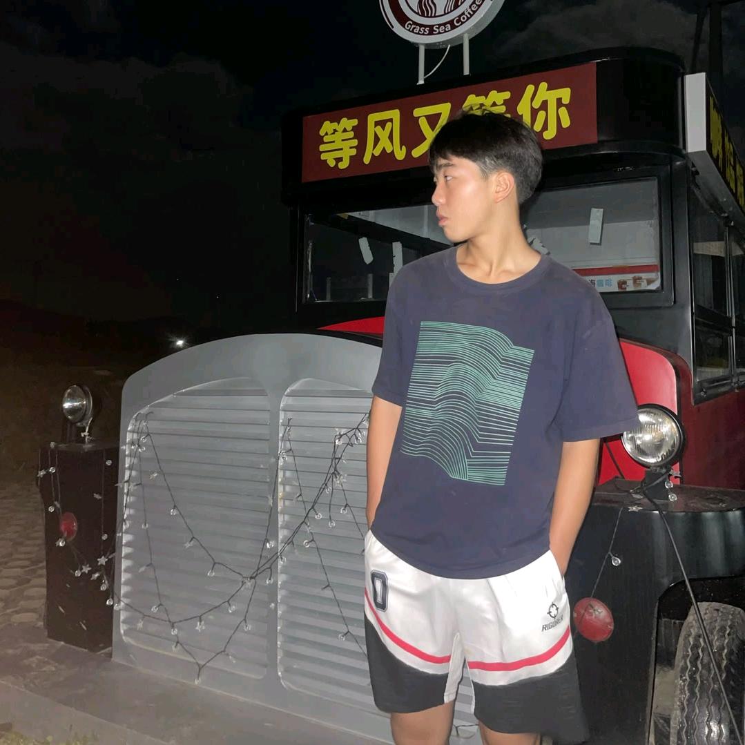 🎒