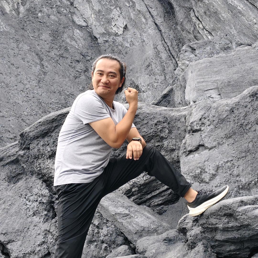 小易哥乐山首信豪车汇二手车