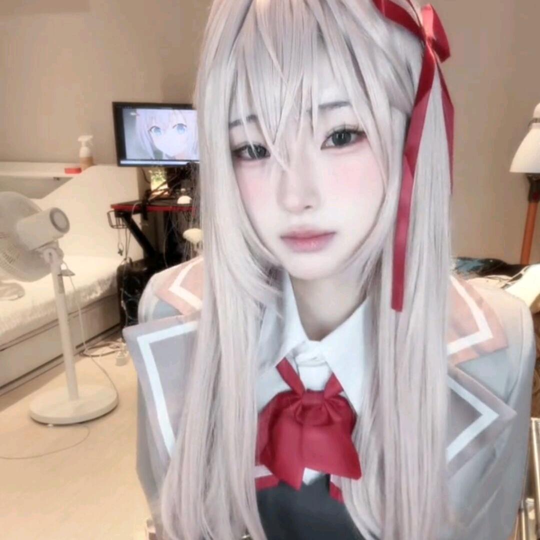 踩香蕉皮滑倒