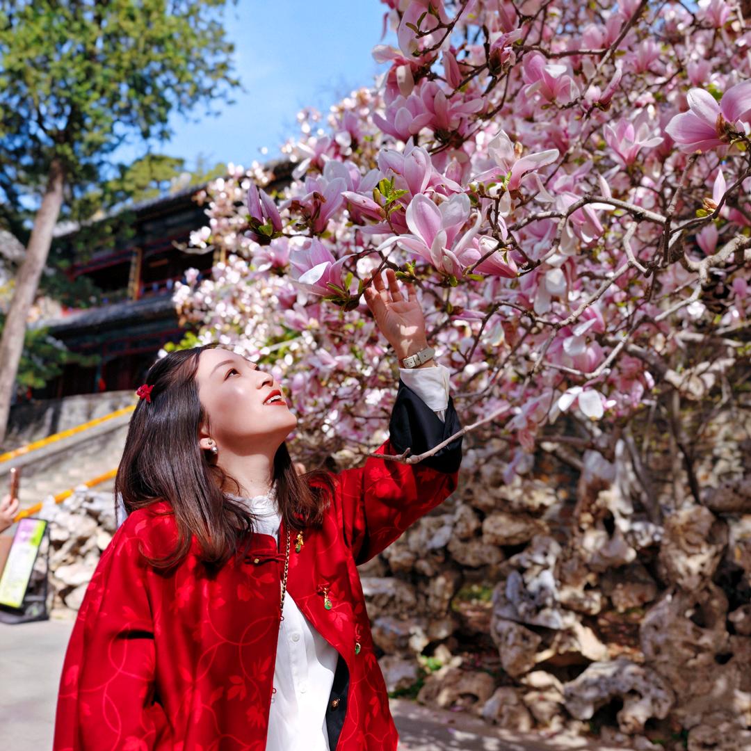 有两个漏风的小棉袄