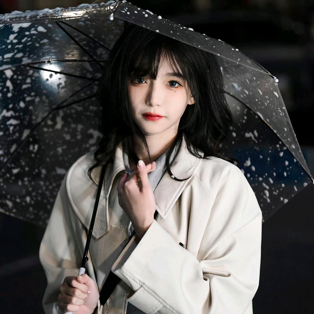 窗外有了月