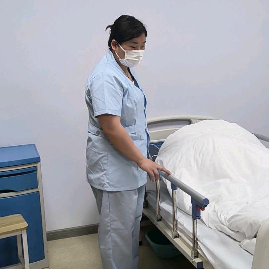 小芳带你做护工