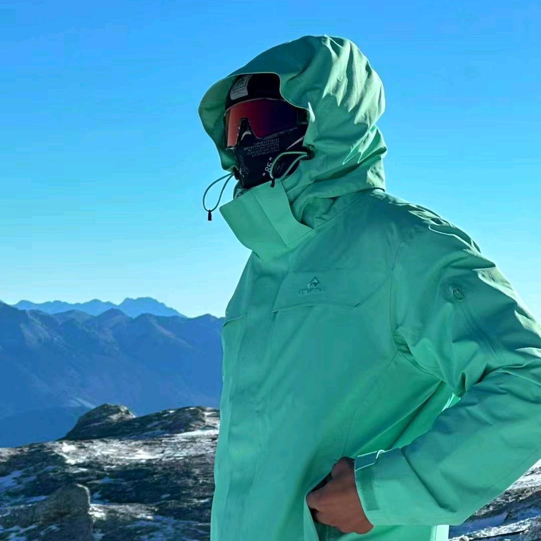 哈巴雪山  山马户外向导小李