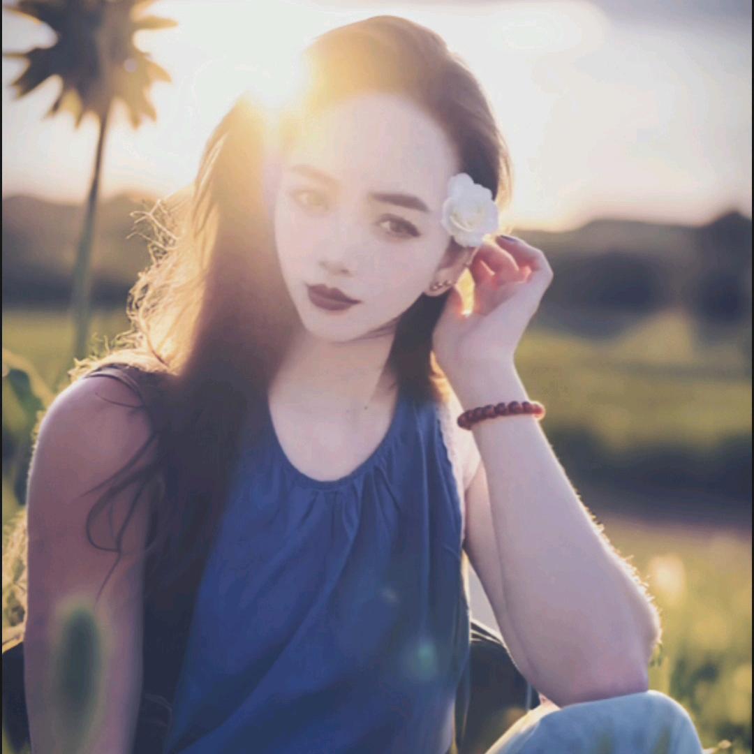 嫣然꧂