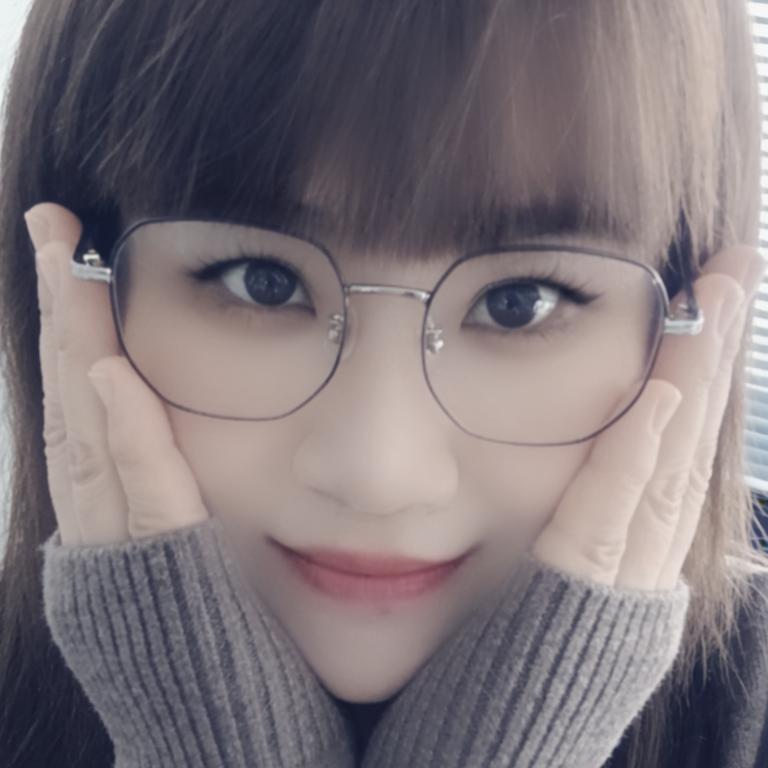 妞！笑个